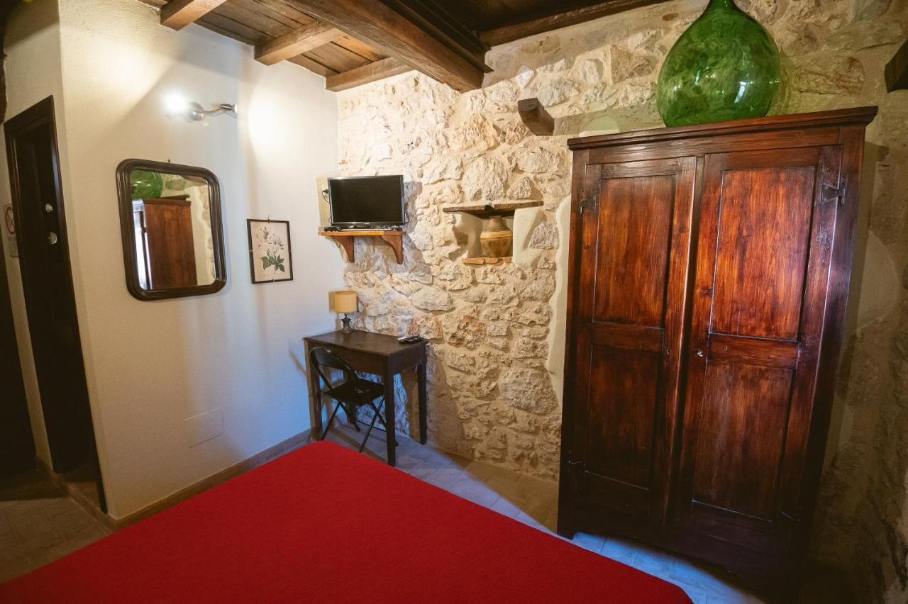 Nena Al Borgo Castello Bed & Breakfast Pico Eksteriør bilde