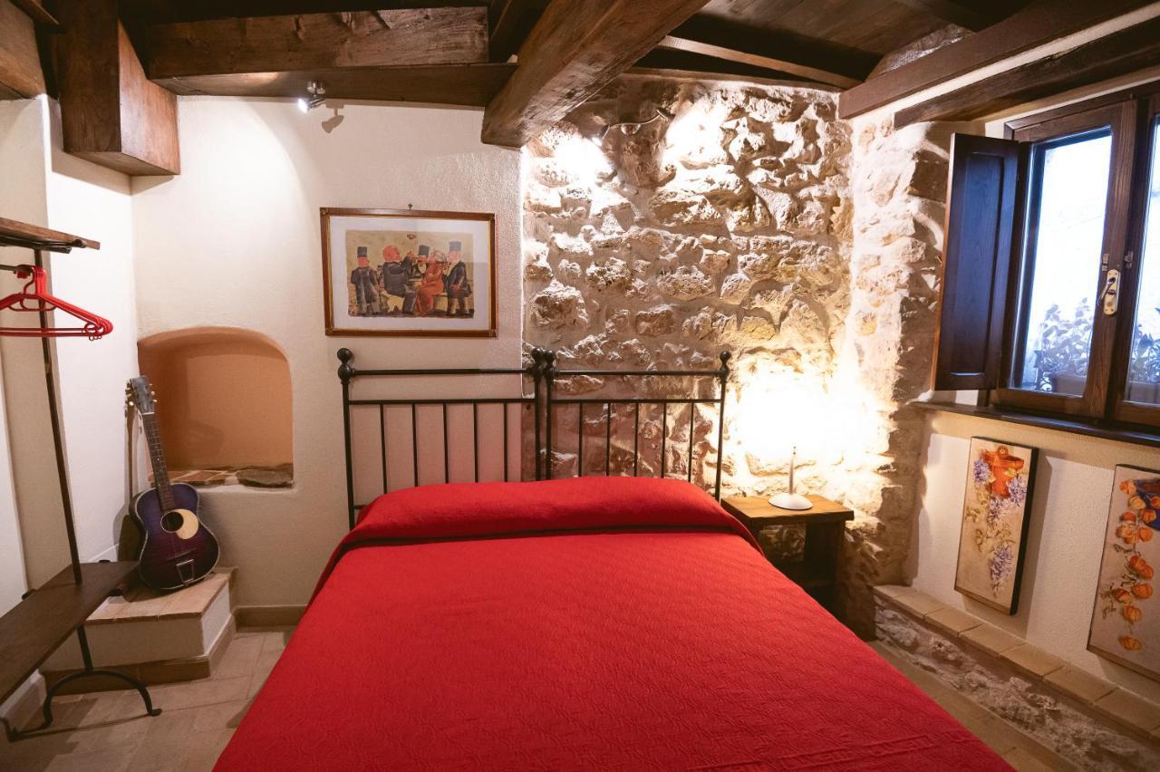 Nena Al Borgo Castello Bed & Breakfast Pico Eksteriør bilde