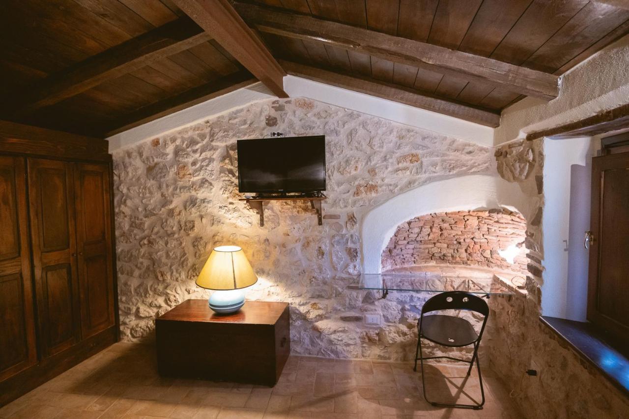 Nena Al Borgo Castello Bed & Breakfast Pico Eksteriør bilde