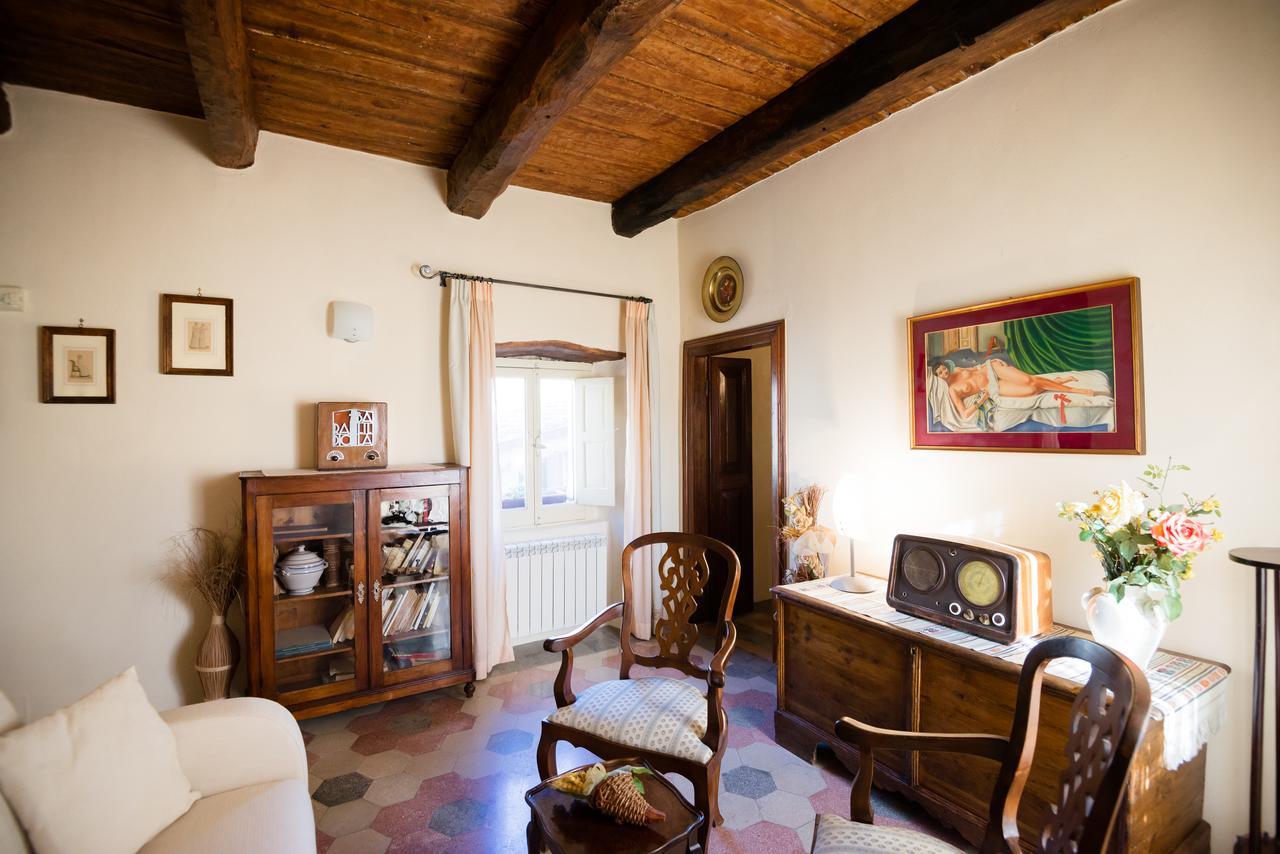 Nena Al Borgo Castello Bed & Breakfast Pico Eksteriør bilde