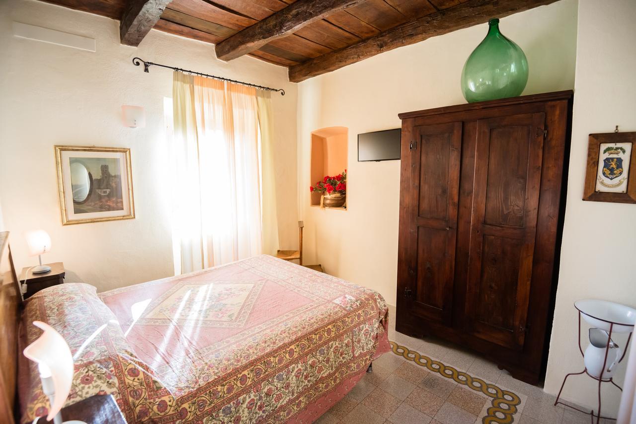 Nena Al Borgo Castello Bed & Breakfast Pico Eksteriør bilde