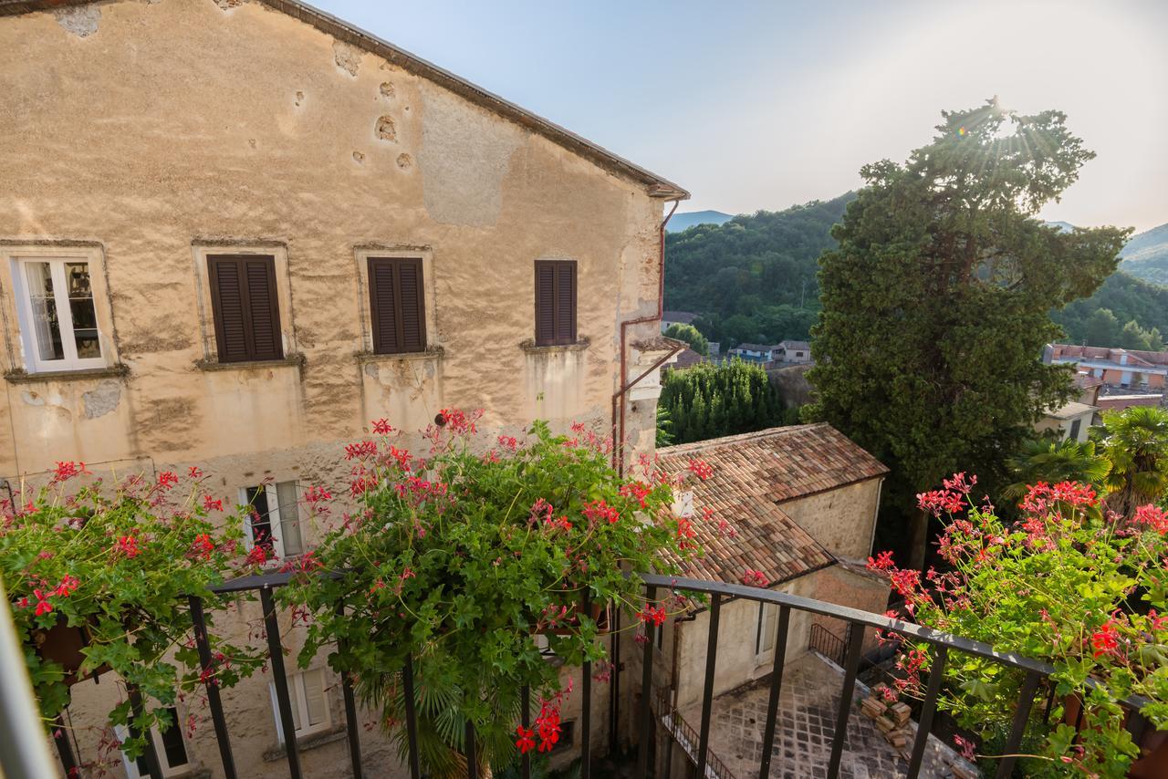 Nena Al Borgo Castello Bed & Breakfast Pico Eksteriør bilde